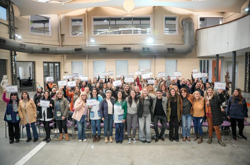  Escuelas públicas recibieron gabinetes tecnológicos