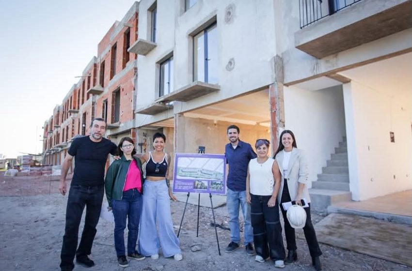  Avanza la construcción de viviendas en el barrio La Odisea