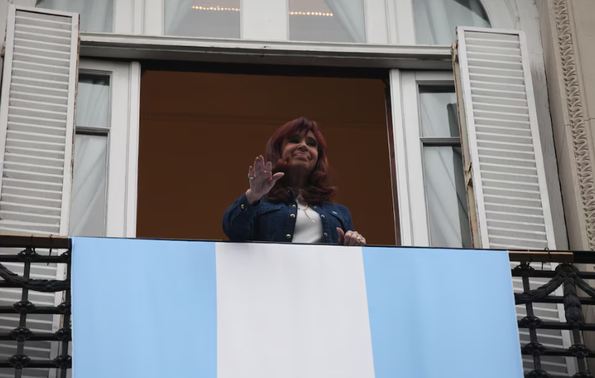  Cristina Kirchner atribuye al desdoblamiento electoral la derrota del PJ en Buenos Aires