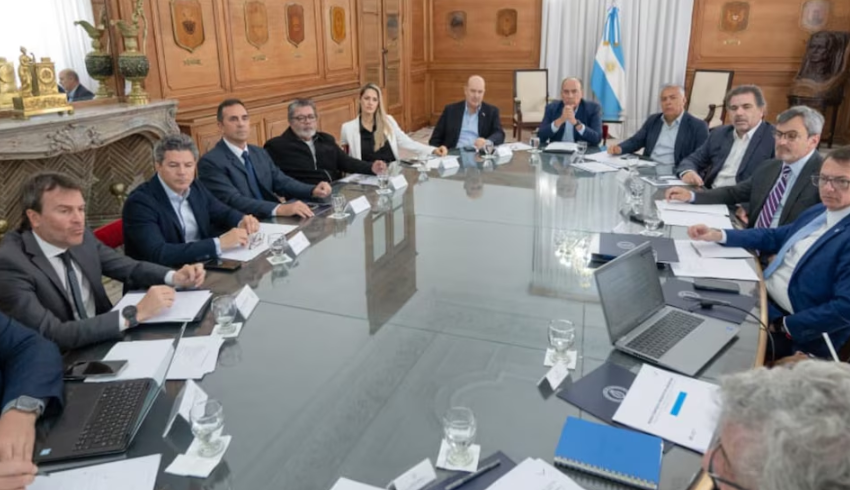  Gobierno y empresarios impulsan reforma laboral con dos ejes: sindicatos resisten