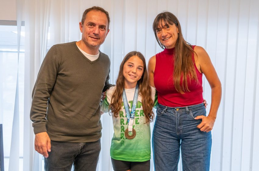  Abella recibió a la campeona nacional Olivia Pietroni